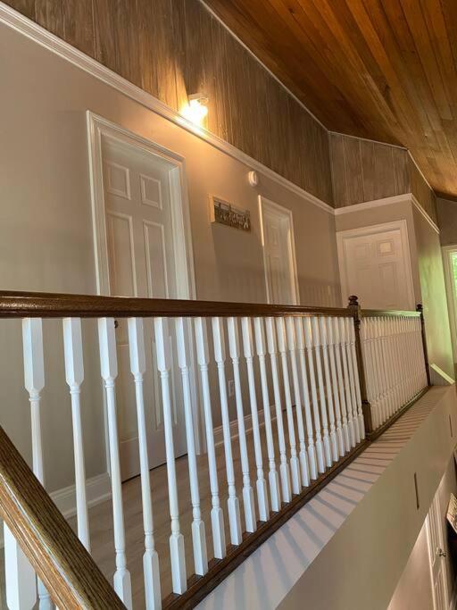 Modern Home Near Lake W Hottub, Game Room, Fireplace Albrightsville Exterior photo